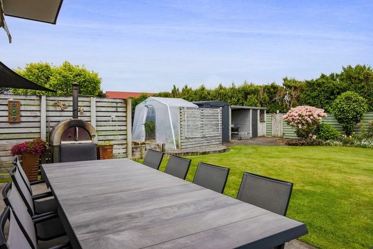 Photo of property in 11 County Drive, Hawera, 4610