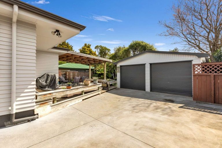 Photo of property in 33 Winston Avenue, Hokowhitu, Palmerston North, 4410