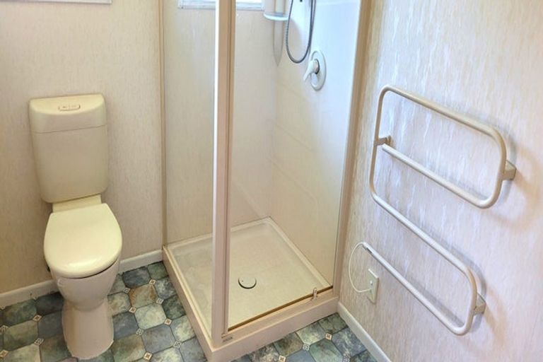 Photo of property in 17 Awanui Drive, Waikanae, 5036