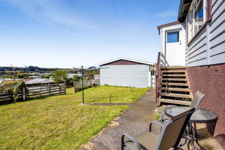Photo of property in 6 Devon Street, Patea, 4520