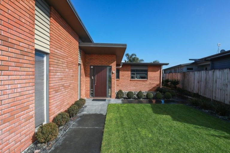 Photo of property in 13 Gibbston Close, Huntington, Hamilton, 3210