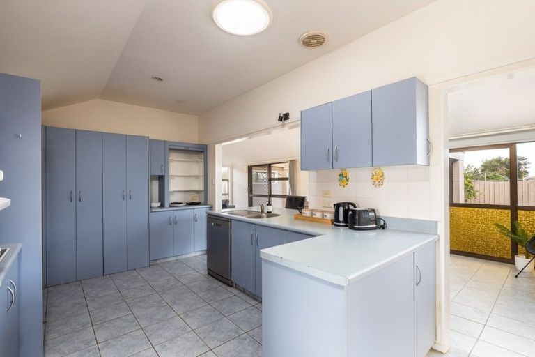 Photo of property in 115 Heta Road, Highlands Park, New Plymouth, 4312