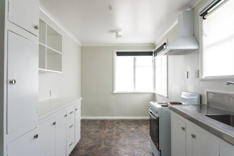 Photo of property in 36 Crewe Crescent, Hokowhitu, Palmerston North, 4410