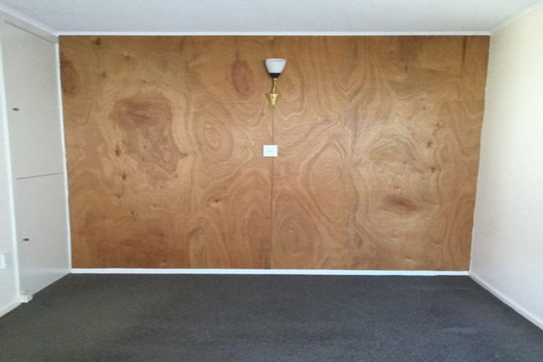 Photo of property in Churchill Flats, 213 The Terrace, Wellington Central, Wellington, 6011