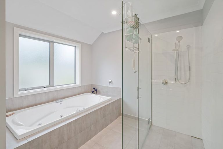 Photo of property in 12 Heaphy Court, Rolleston, 7614