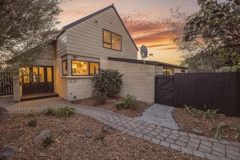 Photo of property in 240 Major Hornbrook Road, Mount Pleasant, Christchurch, 8081