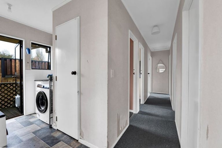 Photo of property in 19 Chartwell Drive, Eltham, 4322