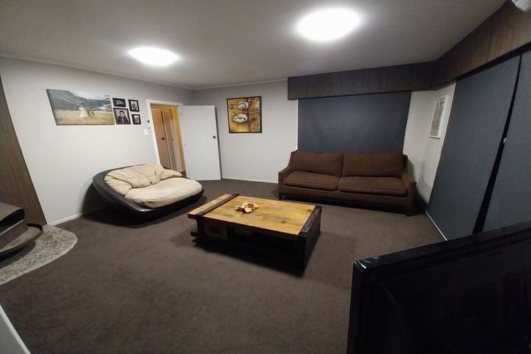 Photo of property in 10 Waimahia Avenue, Weymouth, Auckland, 2103