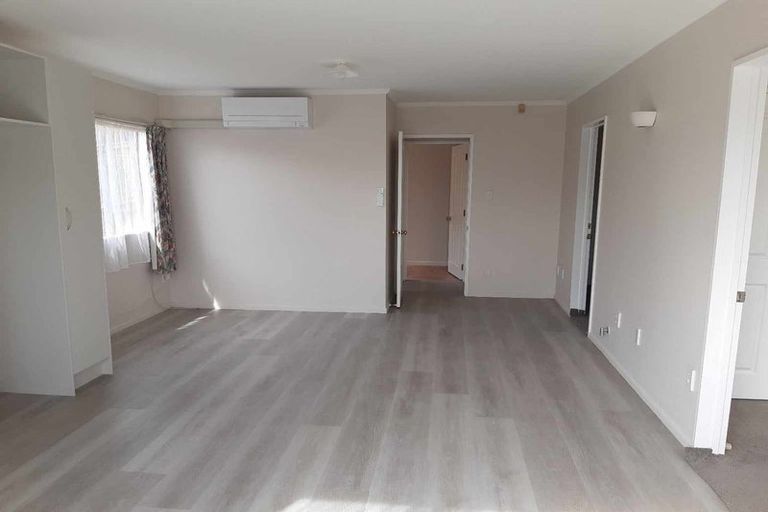 Photo of property in 7 Figtree Terrace, Goodwood Heights, Auckland, 2105