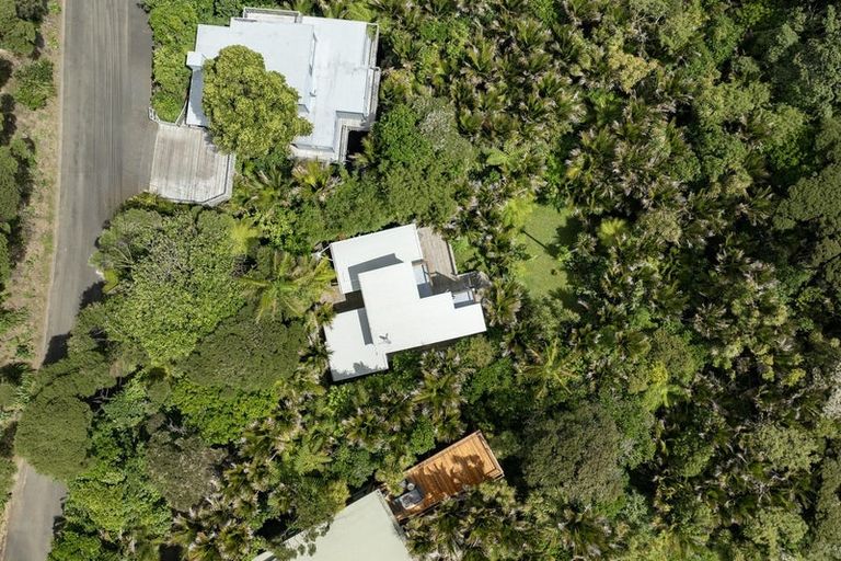 Photo of property in 17 Rayner Road, Piha, New Lynn, 0772