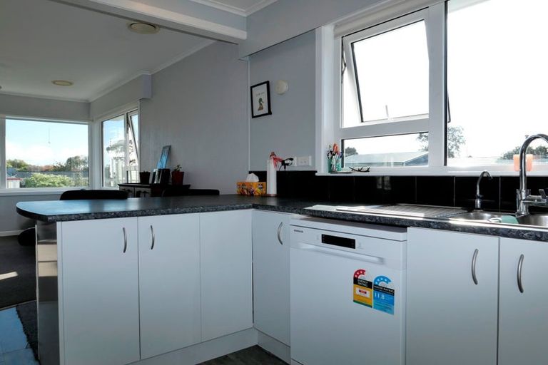 Photo of property in 63 Donovan Road, Paraparaumu Beach, Paraparaumu, 5032