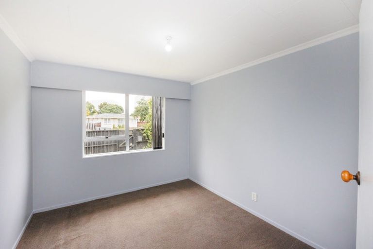 Photo of property in 33 Rhodes Drive, Kelvin Grove, Palmerston North, 4414