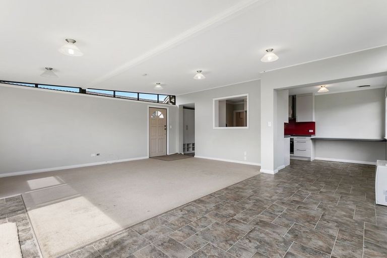 Photo of property in 8 Arimu Road, Papakura, 2110