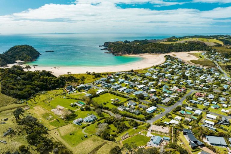 Photo of property in 11 Ringer Avenue, Matapouri, Whangarei, 0173