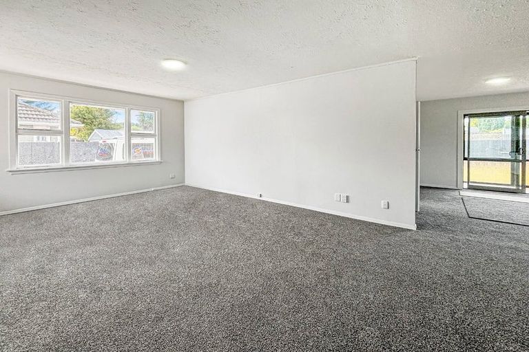 Photo of property in 22 Vancouver Crescent, Wainoni, Christchurch, 8061