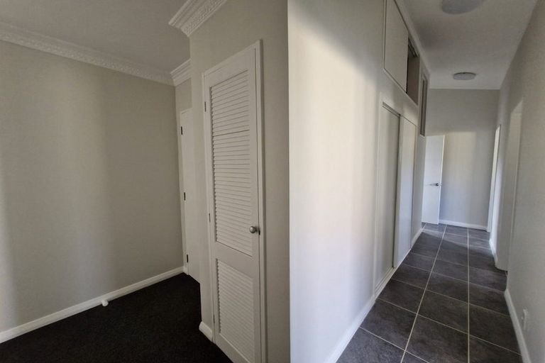 Photo of property in 26 Hawthorn Crescent, Stokes Valley, Lower Hutt, 5019