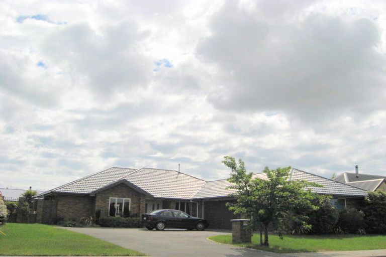 Photo of property in 40 Welsford Street, Woodend, 7610