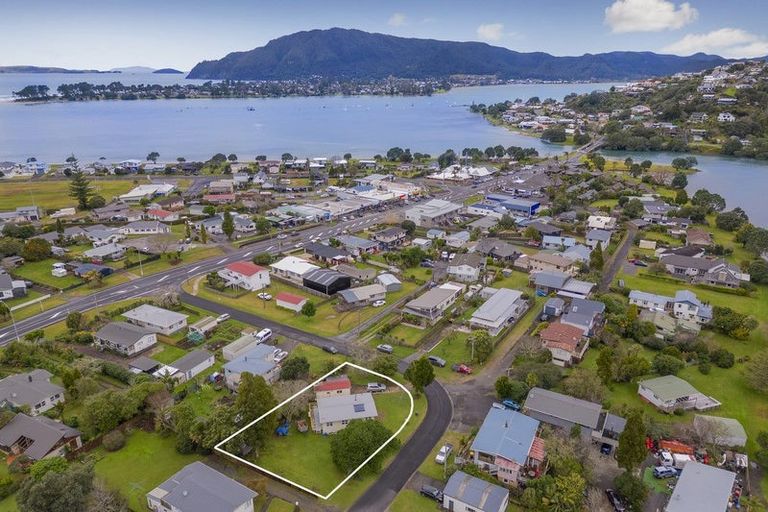 Photo of property in 5 Daphne Road, Tairua, 3508