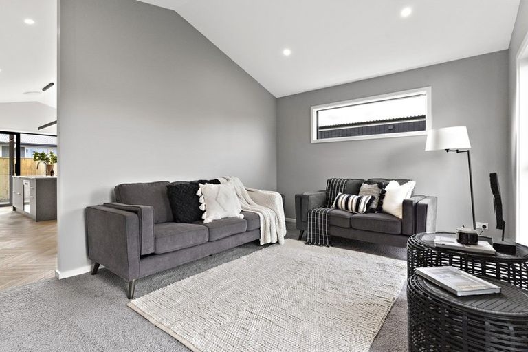 Photo of property in 6 Farley Avenue, Greytown, 5712