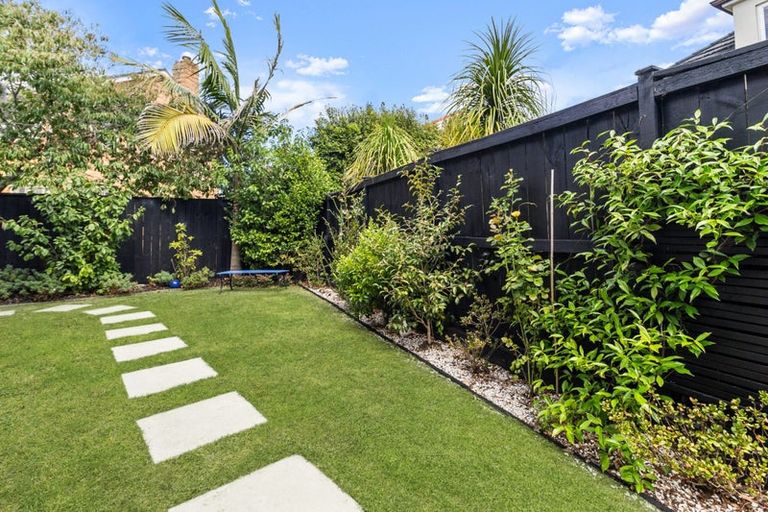 Photo of property in 17 Eaglemont Drive, East Tamaki Heights, Auckland, 2016