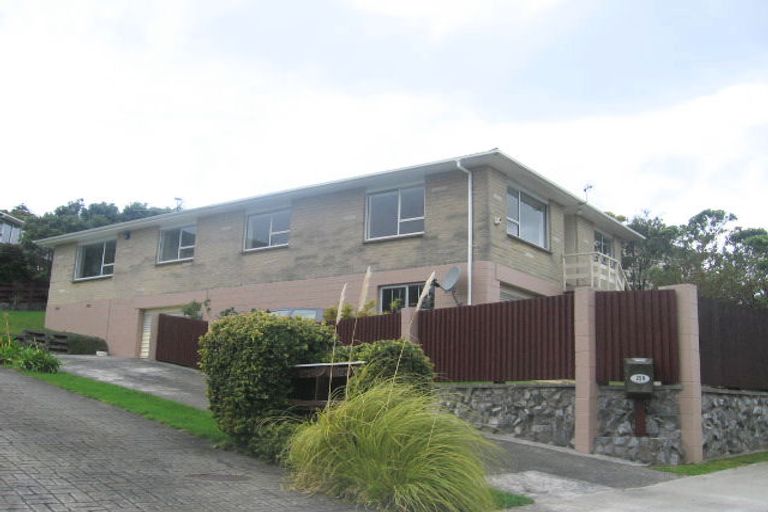 Photo of property in 25 Mulberry Street, Maungaraki, Lower Hutt, 5010