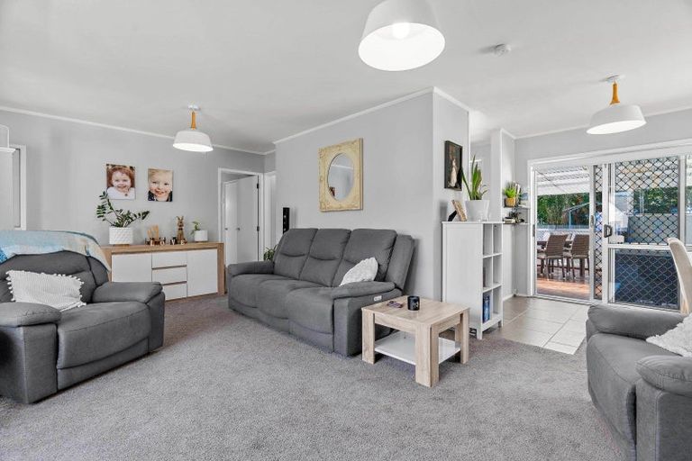 Photo of property in 42 Resolution Road, Welcome Bay, Tauranga, 3112