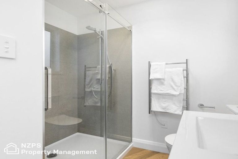 Photo of property in 5 West Avenue, Saint Clair, Dunedin, 9012