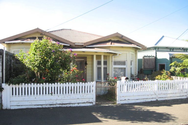 Photo of property in 6 Angus Avenue, Berhampore, Wellington, 6023