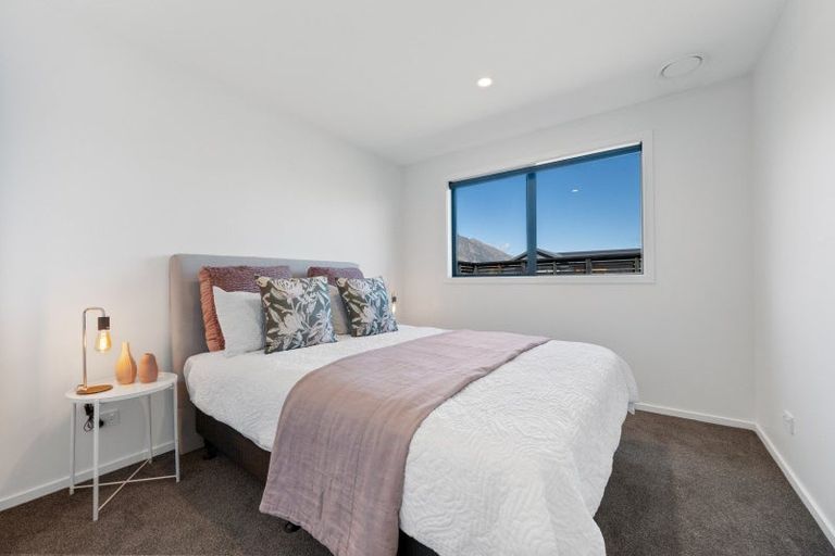 Photo of property in 64 Howden Drive, Jacks Point, 9371