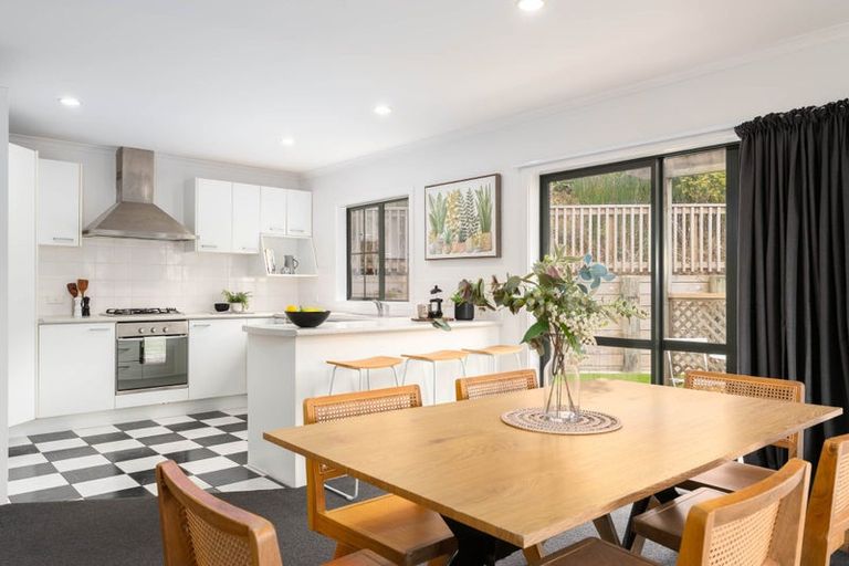 Photo of property in 70 Erlestoke Crescent, Churton Park, Wellington, 6037