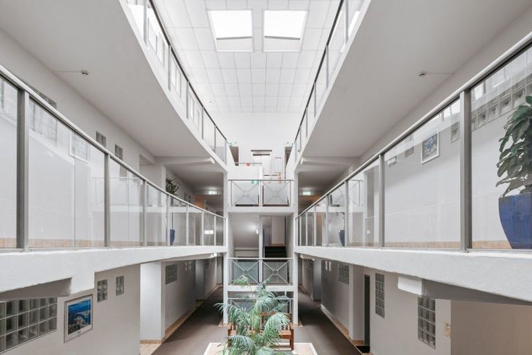 Photo of property in Paramount Apartments, 11/281 Maunganui Road, Mount Maunganui, 3116