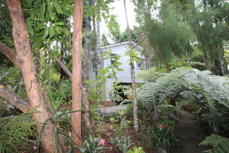 Photo of property in 5 Kaurimu Rise, Titirangi, Auckland, 0604