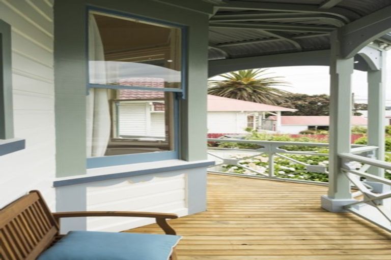 Photo of property in 176 Derwent Street, Island Bay, Wellington, 6023