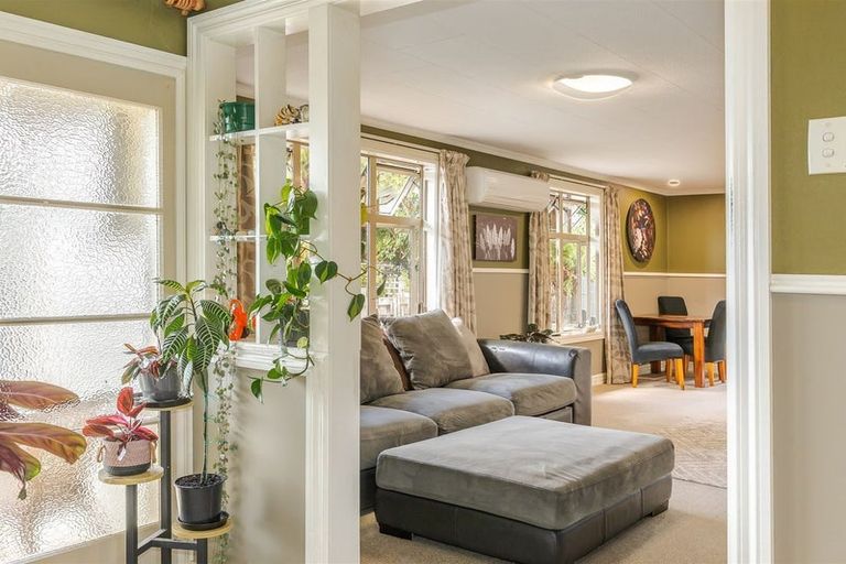 Photo of property in 32 Brougham Street, Westport, 7825