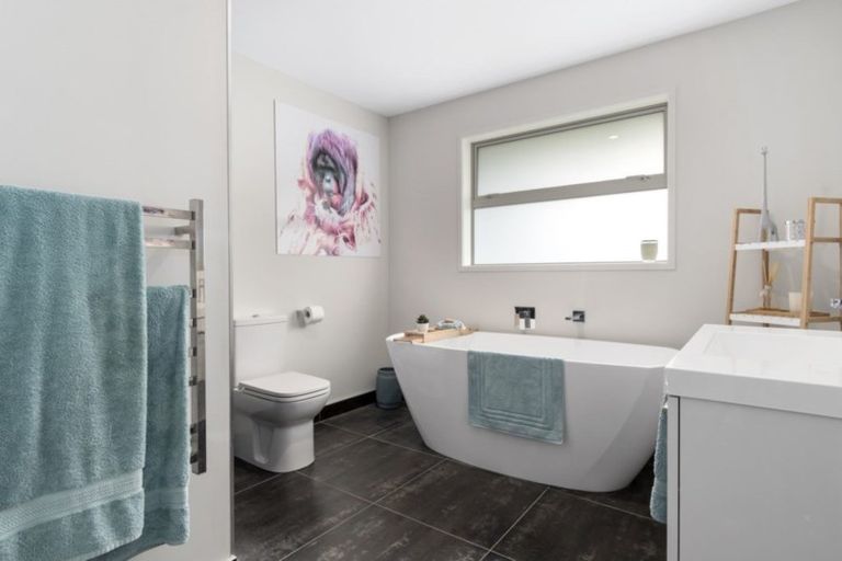 Photo of property in 4 Gumtree Lane, Omokoroa, 3114