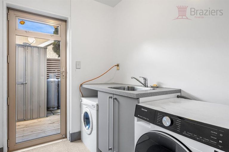 Photo of property in 29 Straven Road, Riccarton, Christchurch, 8011