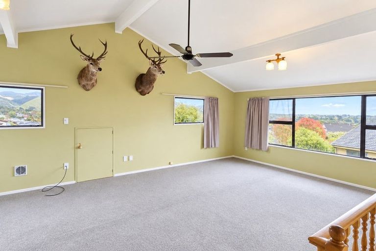 Photo of property in 3 Te Maku Grove, Waikanae, 5036