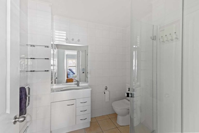 Photo of property in 1 Queen Street, New Plymouth, 4310