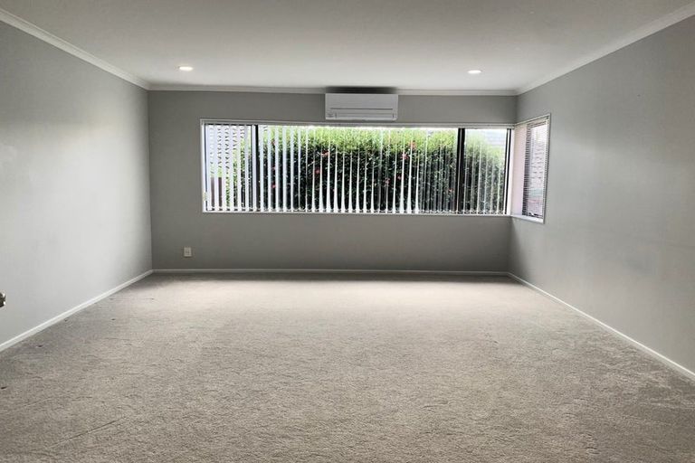 Photo of property in 6 Fleetwood Drive, Henderson, Auckland, 0612