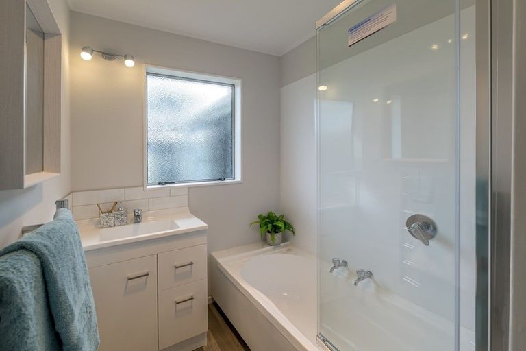 Photo of property in 112 Ryder Crescent, Levin, 5510