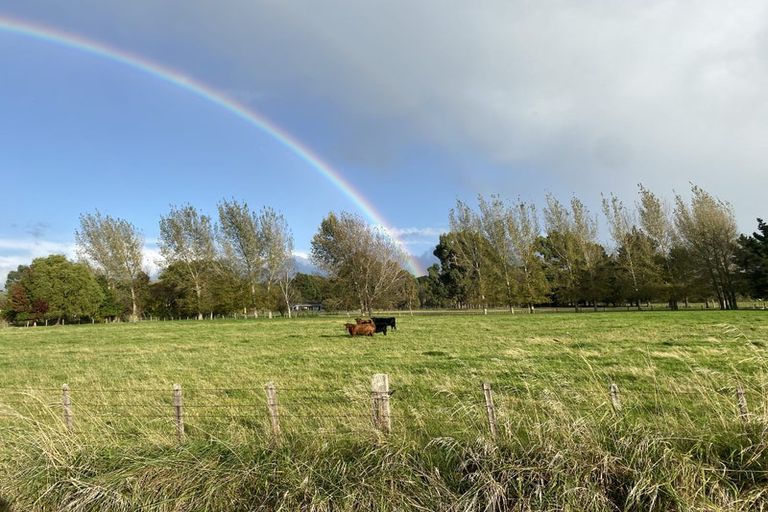 Photo of property in 365 Bluff Rangitumau Road, Rangitumau, Masterton, 5871