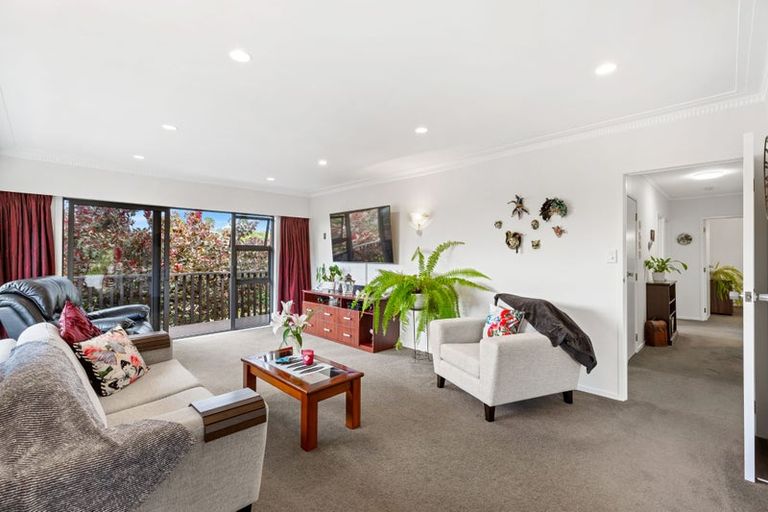 Photo of property in 16 Nui Mana Place, Te Atatu South, Auckland, 0610