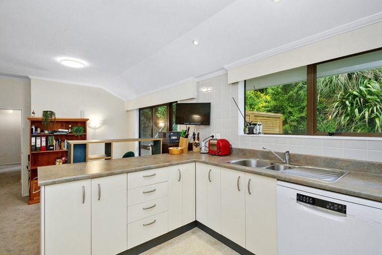 Photo of property in 49 Woodman Drive, Tawa, Wellington, 5028