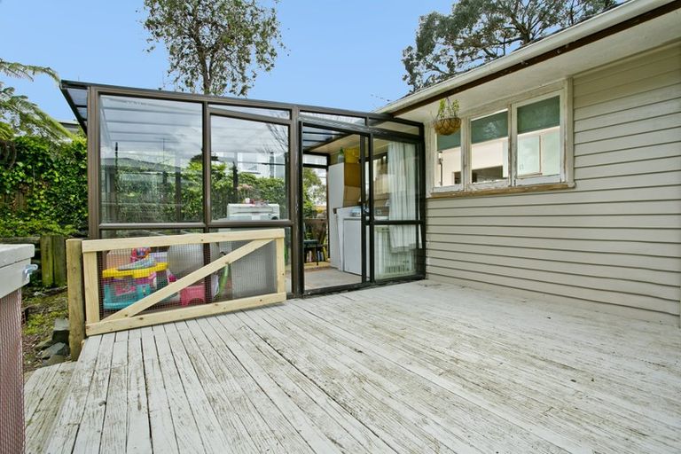 Photo of property in 22 Sequoia Place, Sunnynook, Auckland, 0620