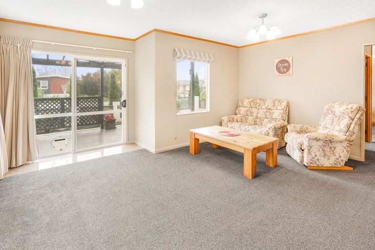 Photo of property in 22 Chedworth Avenue, Chedworth, Hamilton, 3210