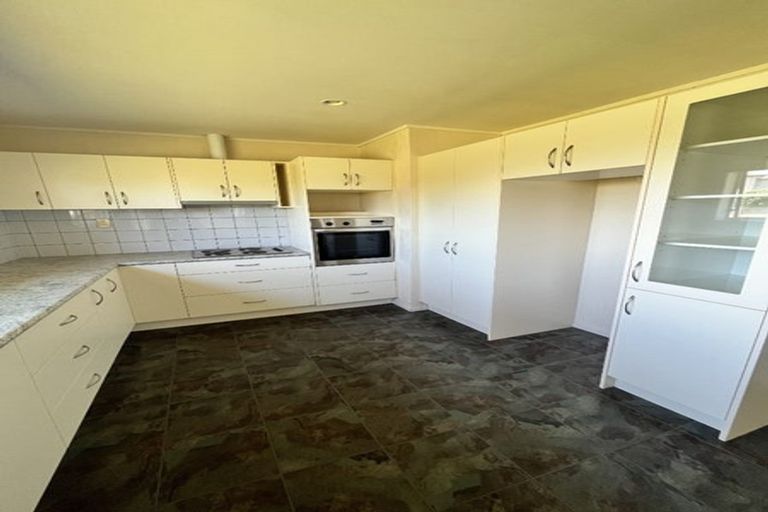 Photo of property in 15 Law Street, Torbay, Auckland, 0630