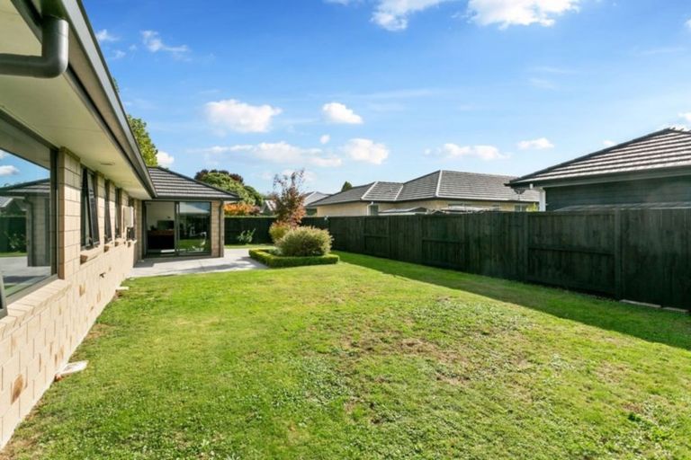 Photo of property in 28 Lilac Close, Cambridge, 3434