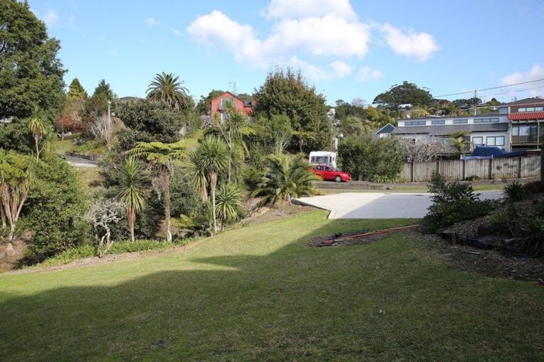Photo of property in 1/58 Matipo Road, Mairangi Bay, Auckland, 0630
