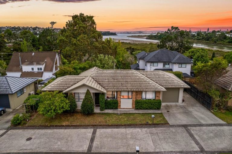 Photo of property in 169j Colwill Road, Massey, Auckland, 0614