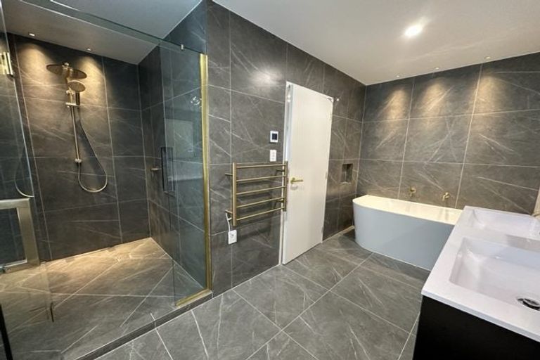 Photo of property in 8d Ringwood Street, Torbay, Auckland, 0630